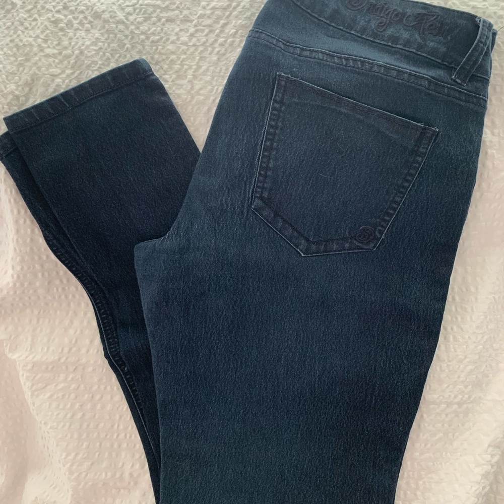 Indigo Rein women’s skinny jean. Size 11 Navy Blue.